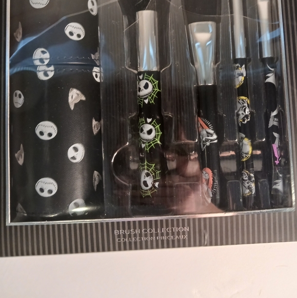 Disney Makeup Revolution Nightmare Before Christmas Makeup Brush